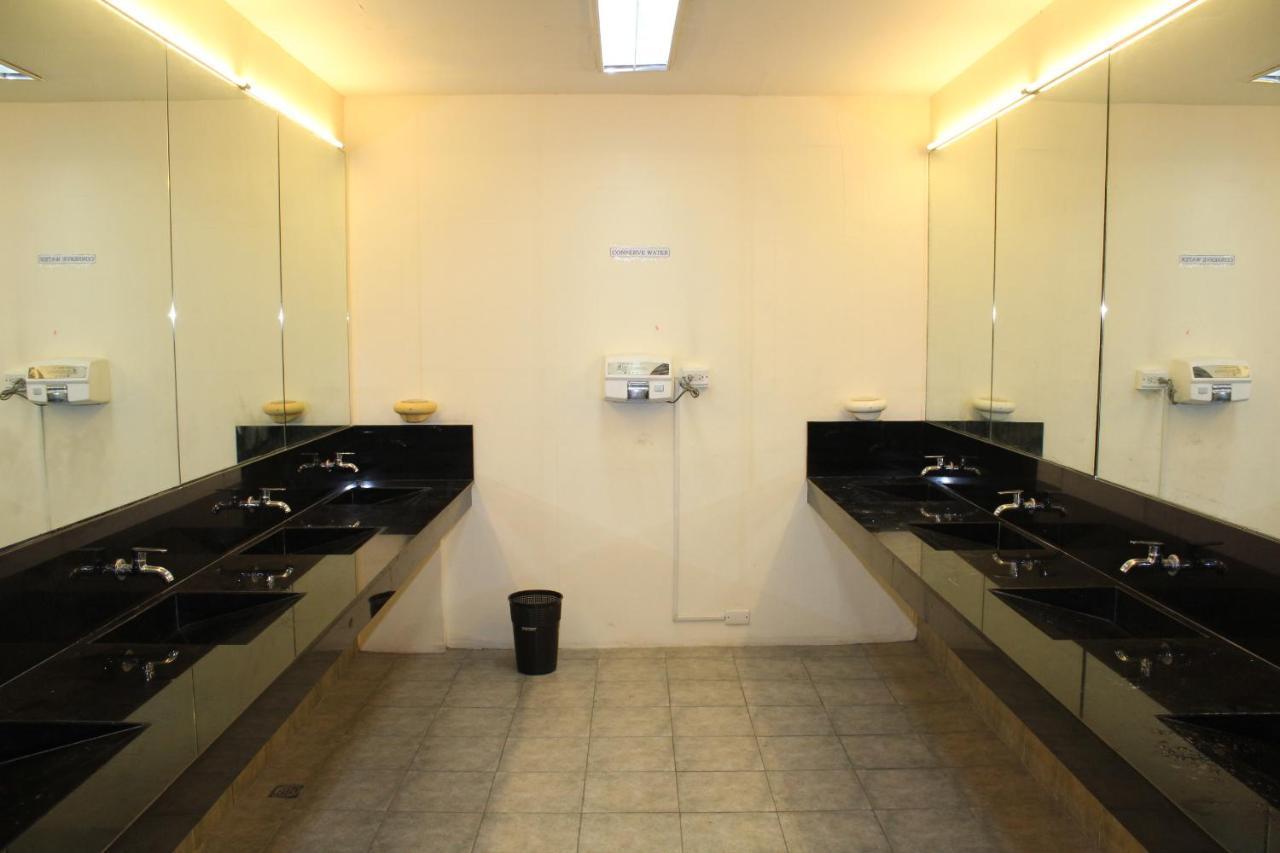 Mang Ben Dormitory Кесон-Сити Экстерьер фото